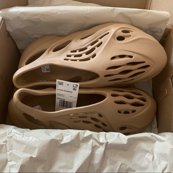 Yeezy Foam Runner - Tan - Picture 10 of 15